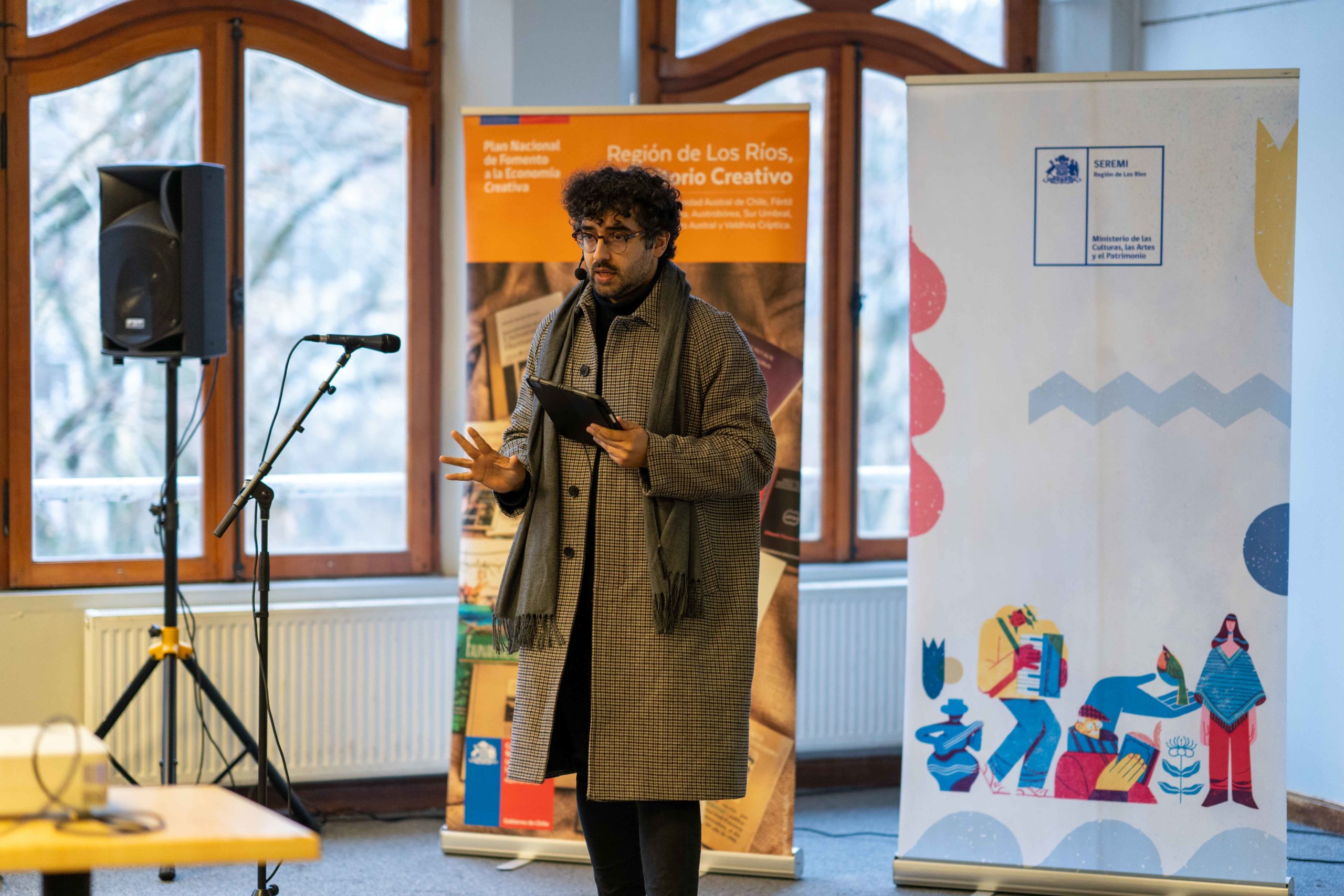 Seminario del Plan de Lectura Los Ríos exploró potencialidades de la escritura y lectura en la promoción de los territorios locales
