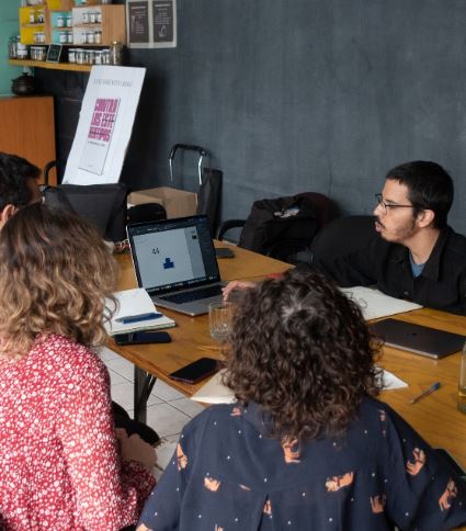 Exposición: “Cuando escribo obras, mis manos piensan libros”